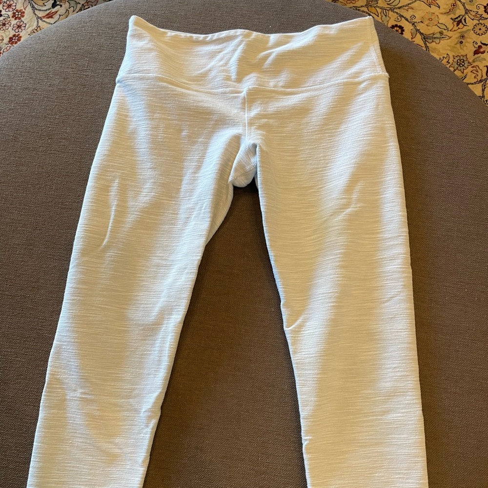Lululemon Wunder Under Crop size 6 - Excellent Condition